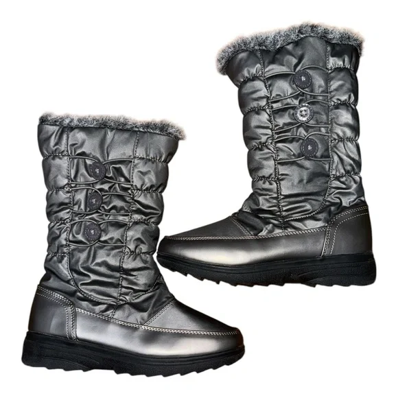 Gray Winter Boots with Quilted Design and Fur Lining - Picture 2 of 5